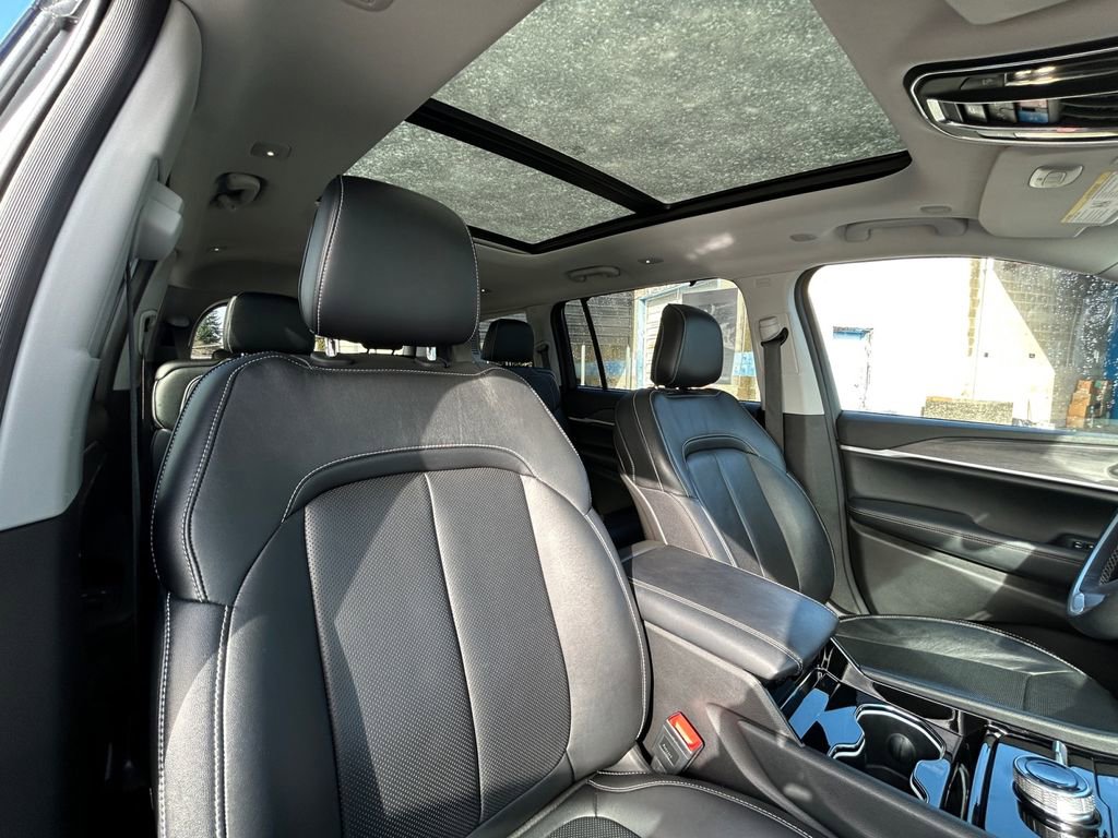 Used 2023 Jeep Grand Cherokee L Limited w/ Luxury Tech Group II image 27