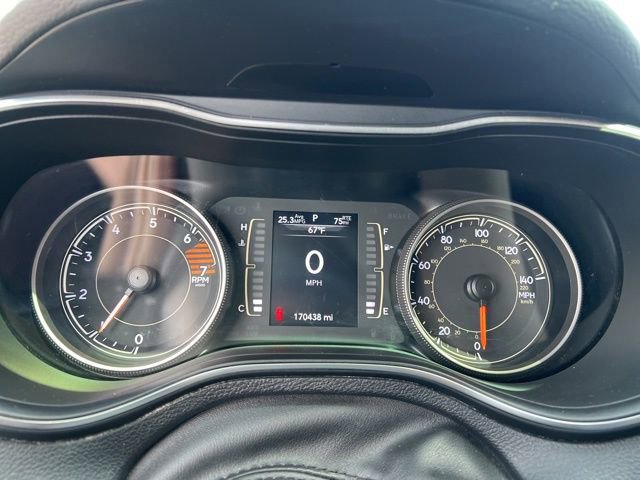 Used 2019 Jeep Cherokee Latitude Plus w/ Comfort/Convenience Group FWD image 11