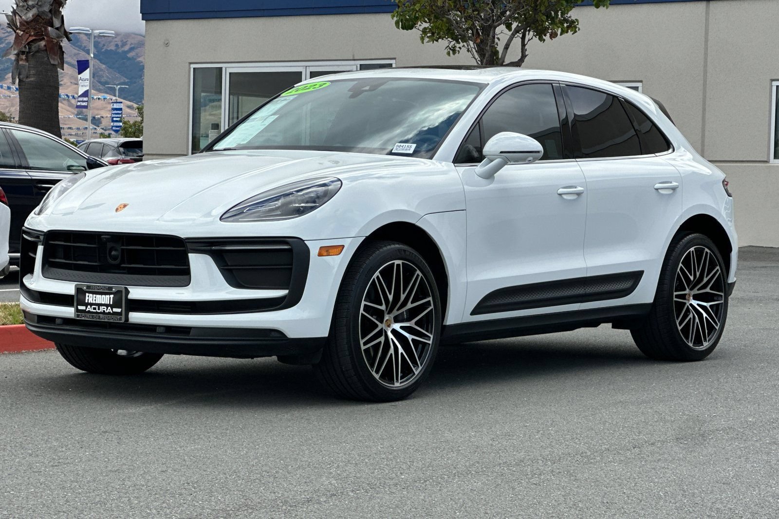 Used 2023 Porsche Macan Turbo AWD/4WD image 8