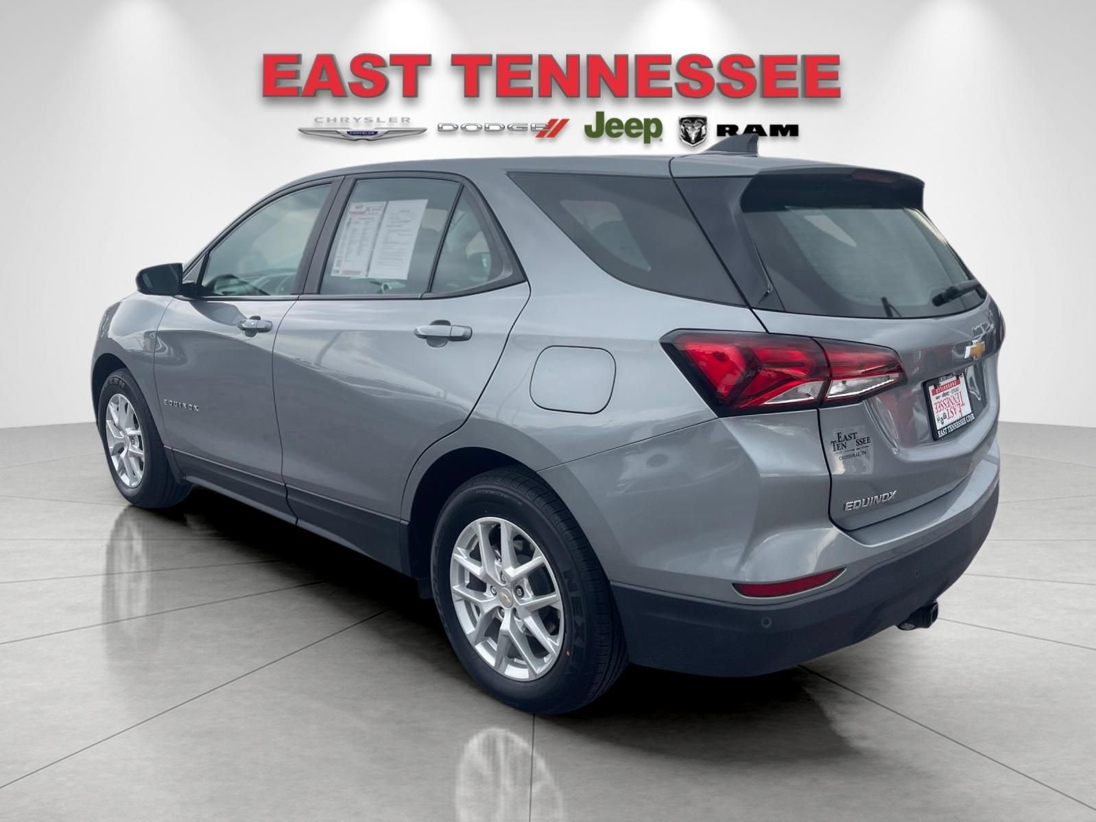 Used 2023 Chevrolet Equinox LS w/ Driver Confidence II Package FWD image 5