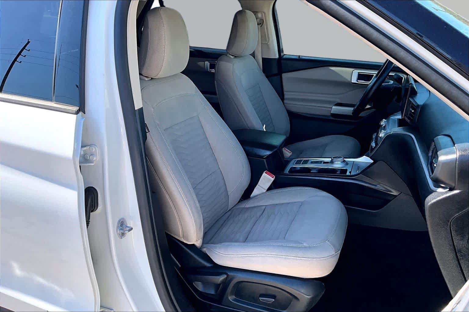Used 2021 Ford Explorer XLT RWD image 9