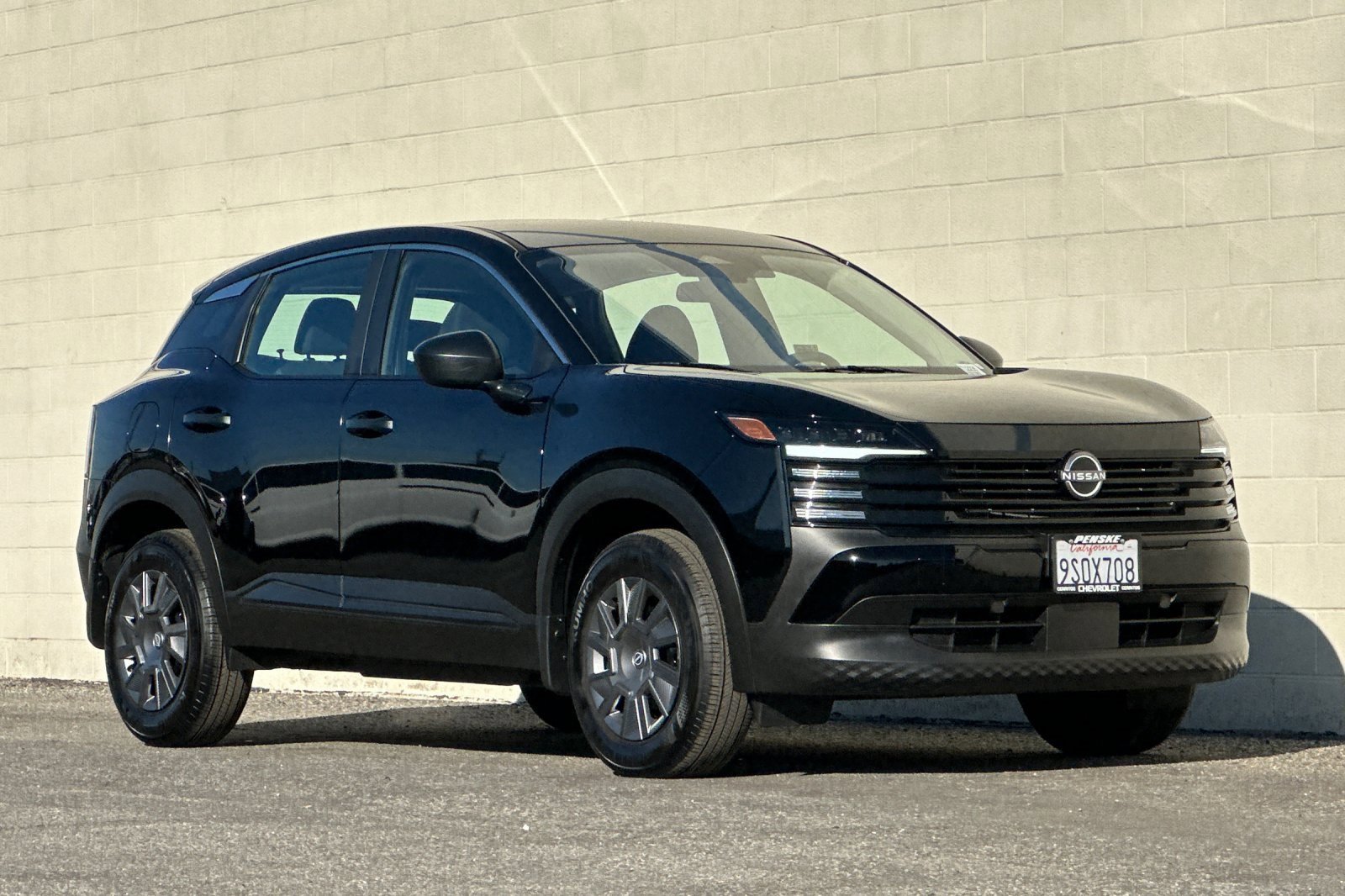 Used 2025 Nissan Kicks S image 2