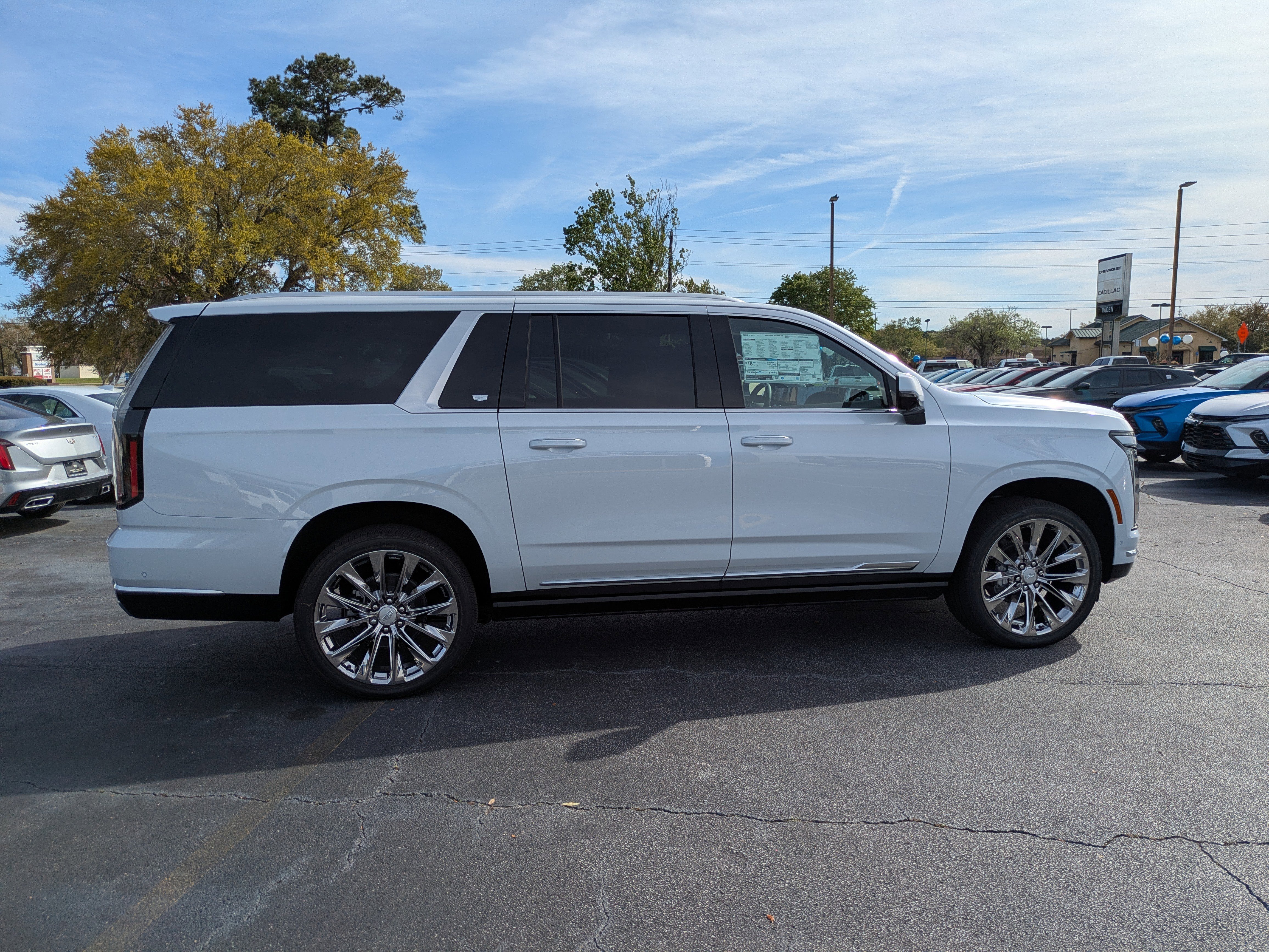 New 2026 Cadillac Escalade ESV Luxury w/ LPO, Radiant Package image 27