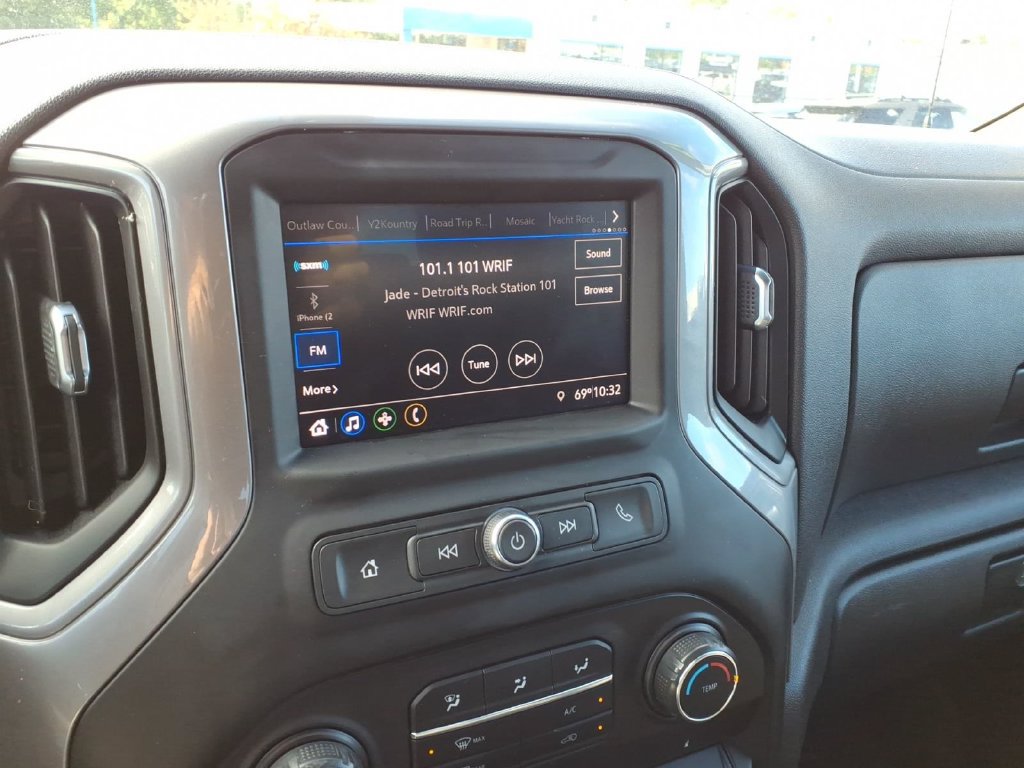 Used 2021 Chevrolet Silverado 1500 Custom AWD/4WD image 17