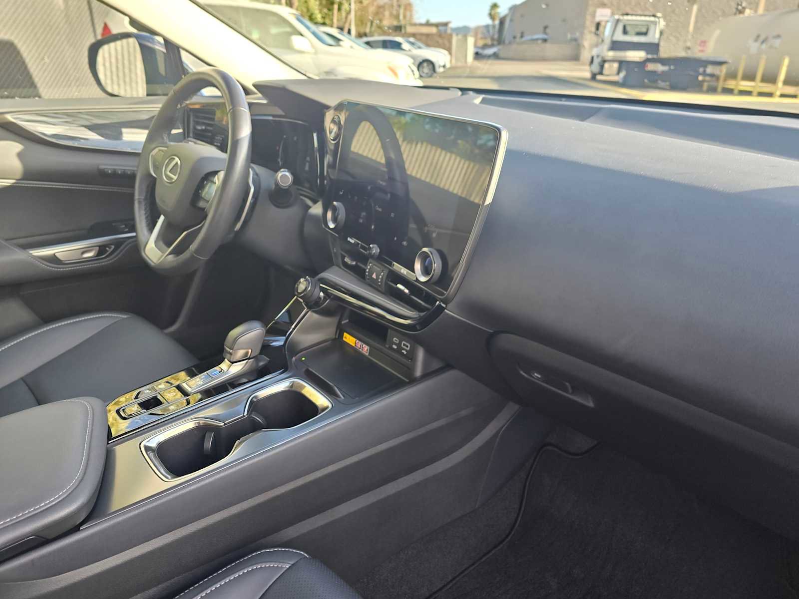 Used 2025 Lexus NX 350h AWD w/ Premium Package image 12