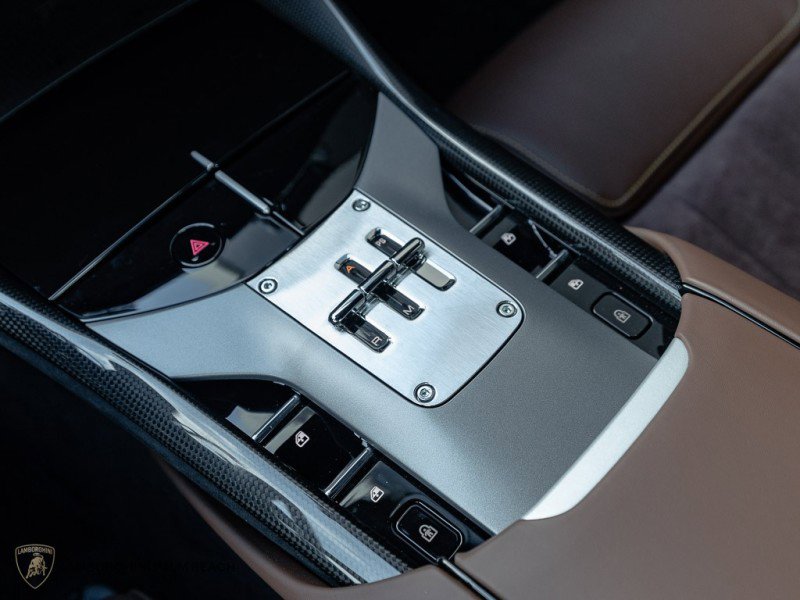 Used 2026 Ferrari Purosangue image 17