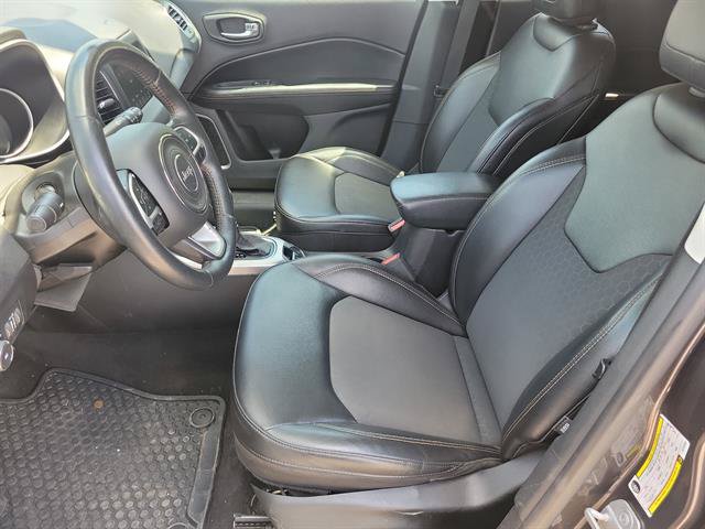 Used 2019 Jeep Compass Latitude w/ Popular Equipment Group AWD/4WD image 3