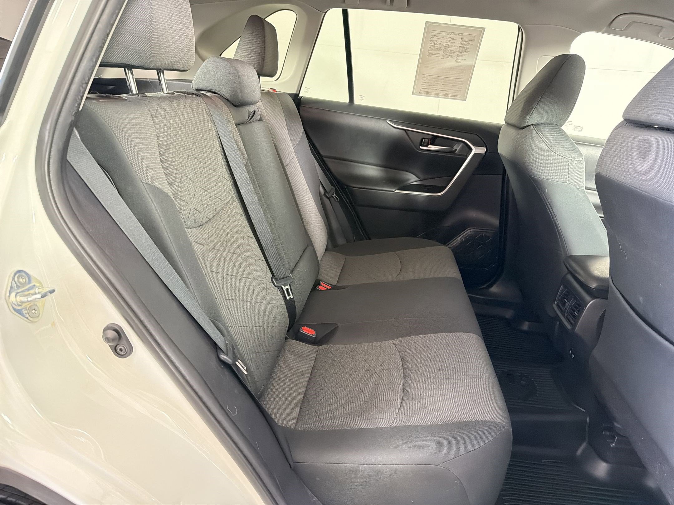 Used 2021 Toyota RAV4 XLE image 28