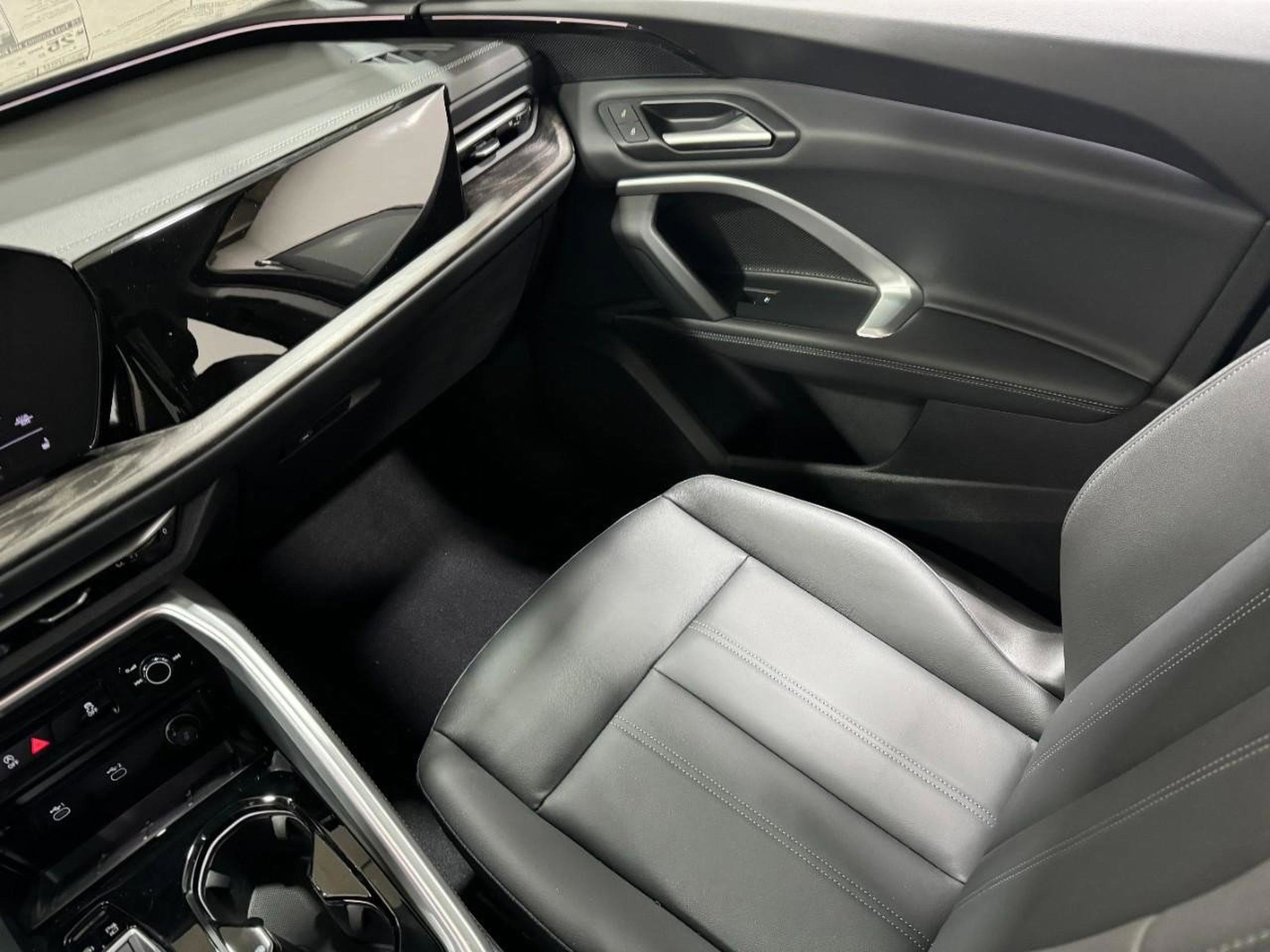 New 2025 Audi Q5 Premium image 17