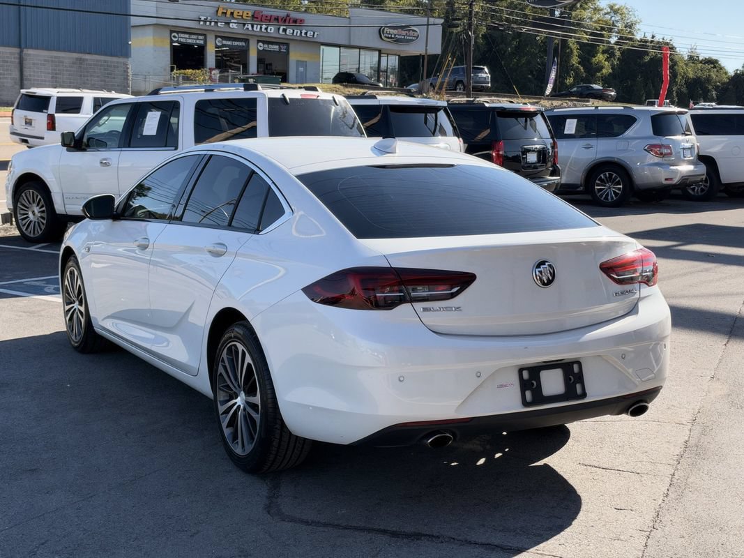 Used 2018 Buick Regal Essence w/ Driver Confidence Package #1 FWD image 4