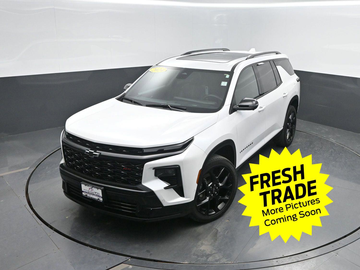 Used 2024 Chevrolet Traverse RS image 43