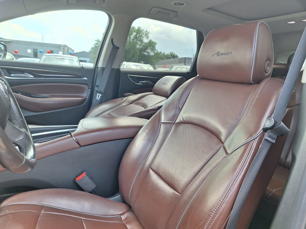 Used 2018 Buick Enclave Avenir w/ Avenir Technology Package image 11
