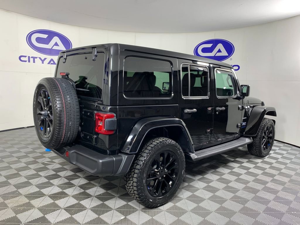 Used 2023 Jeep Wrangler Unlimited Sahara w/ Cold Weather Group AWD/4WD image 3