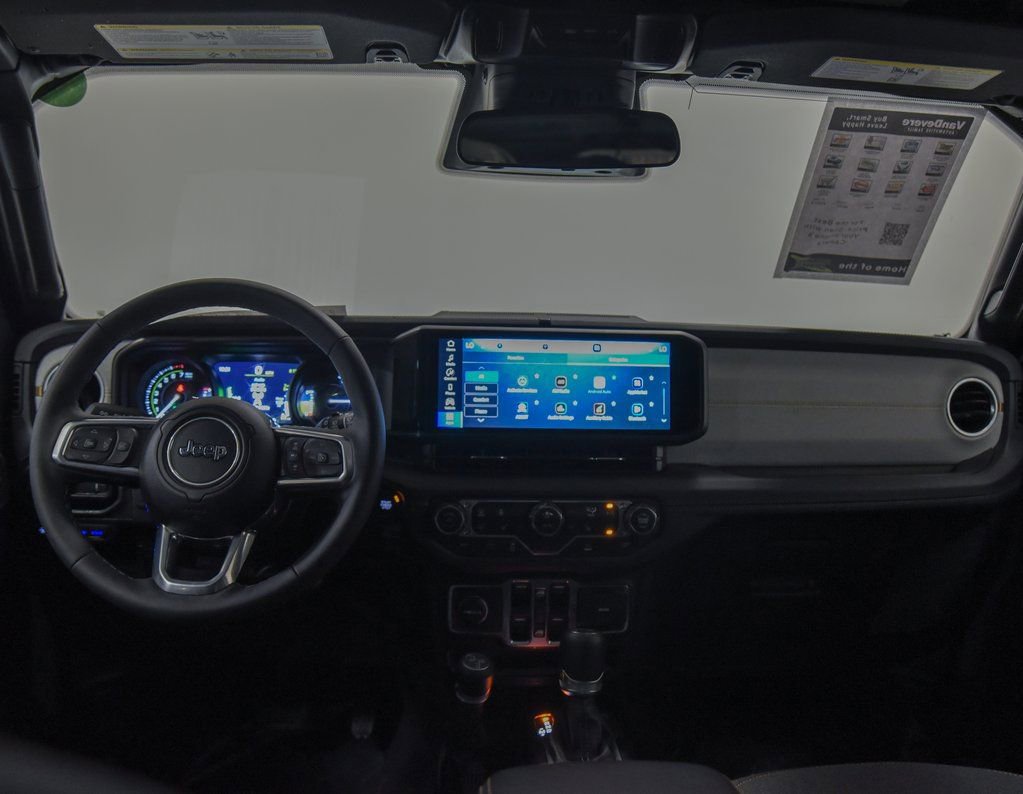 Used 2025 Jeep Wrangler Unlimited Sahara image 2