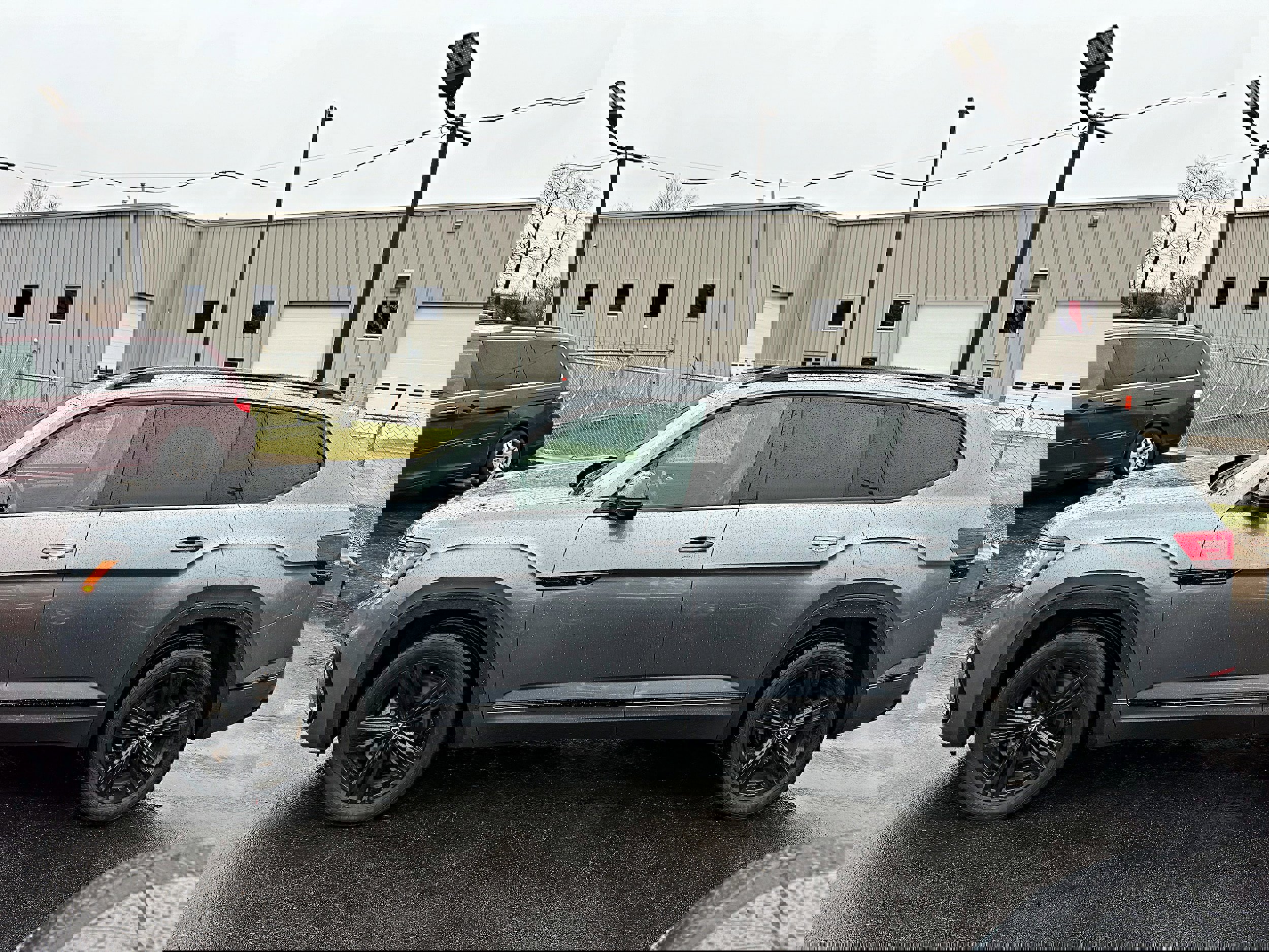 Used 2023 Volkswagen Atlas SEL R-Line image 6