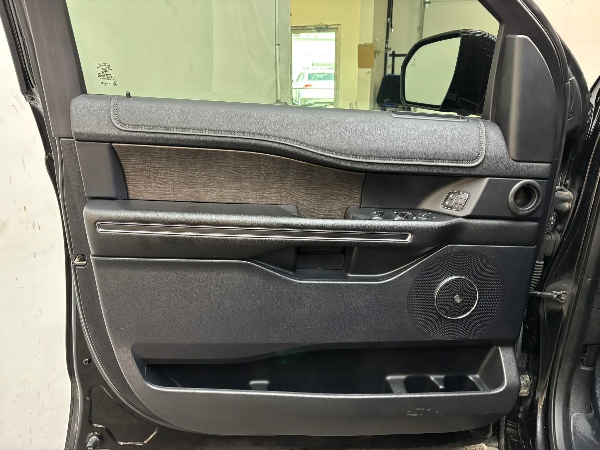 Used 2018 Ford Expedition Max Limited w/ Equipment Group 302A AWD/4WD image 23