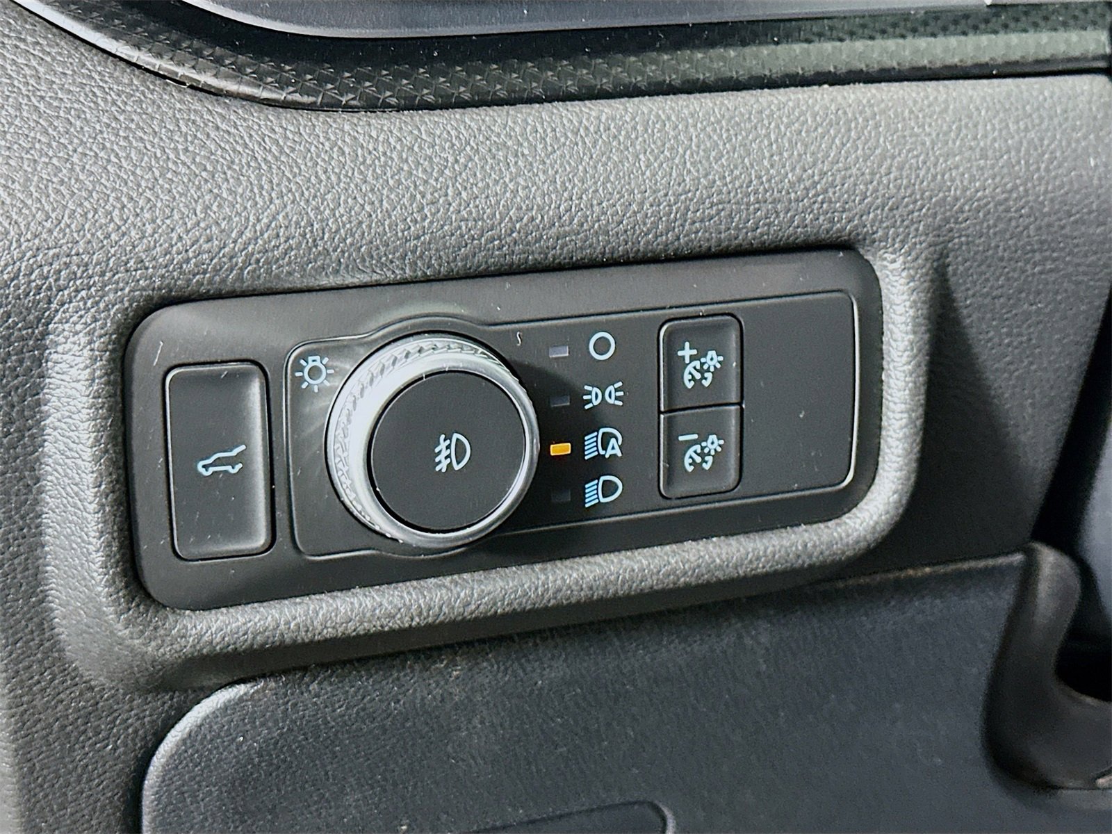 Used 2020 Ford Explorer ST w/ Premium Technology Package image 10