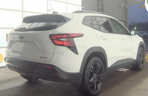 Used 2025 Chevrolet Trax ACTIV w/ Driver Confidence Package image 3