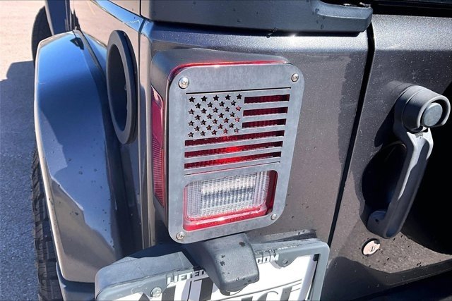 Used 2016 Jeep Wrangler Unlimited Sahara image 23