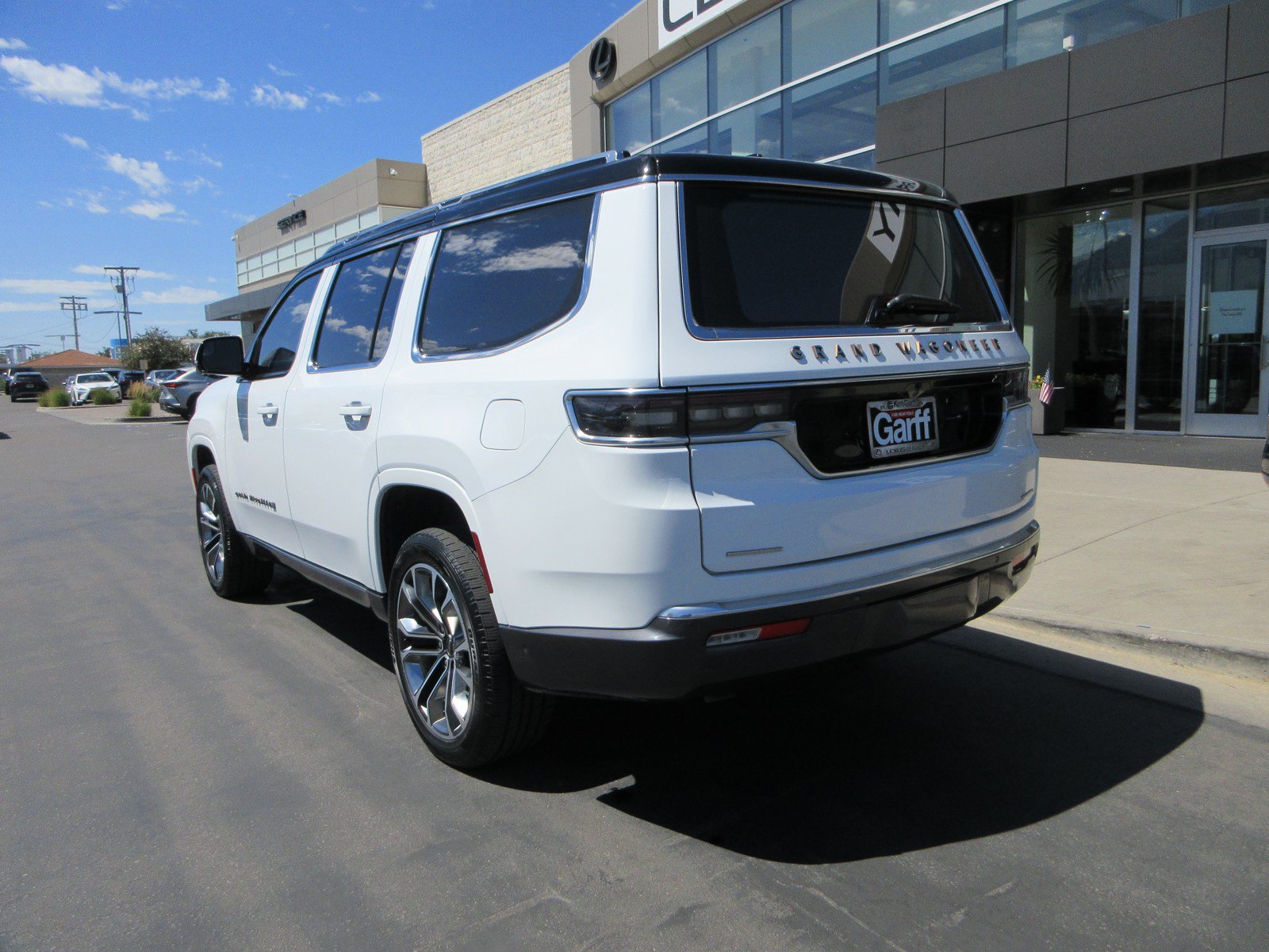 Used 2022 Jeep Grand Wagoneer Series III w/ Rear Seat Video Group 1 AWD/4WD image 7