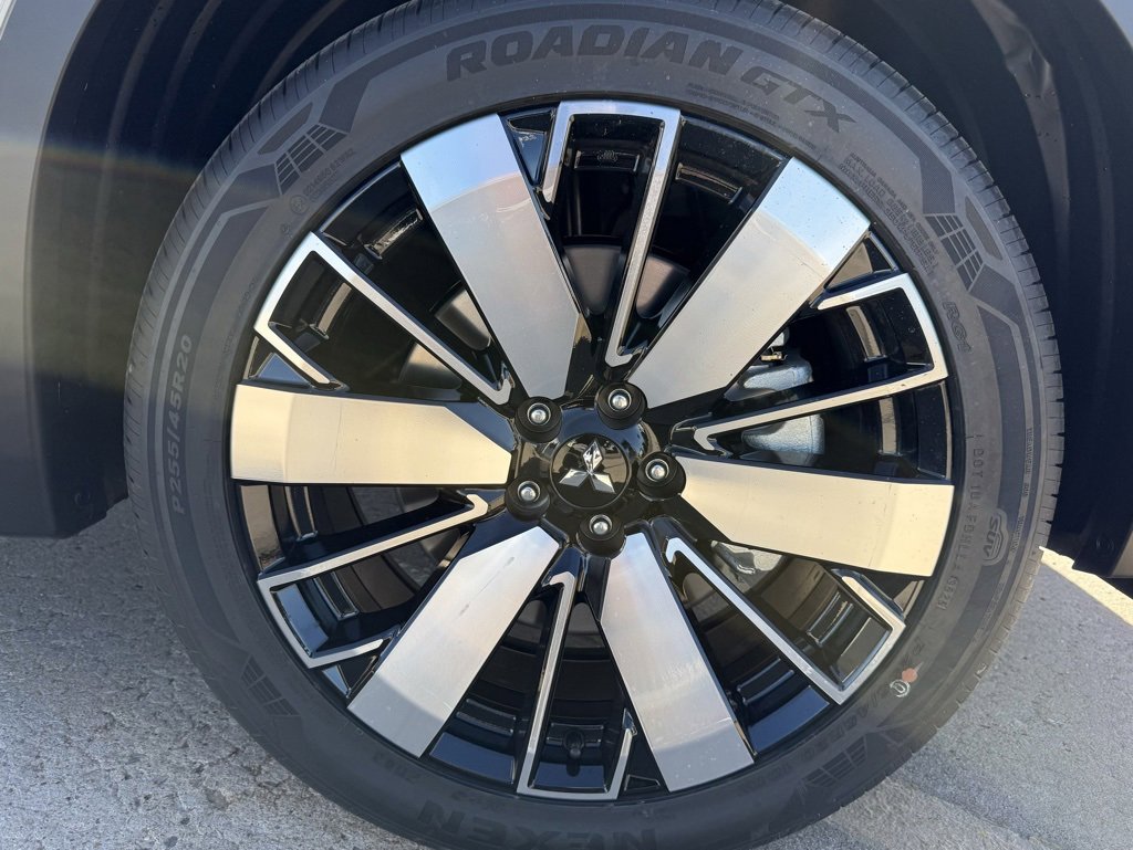 New 2026 Mitsubishi Outlander SE image 11