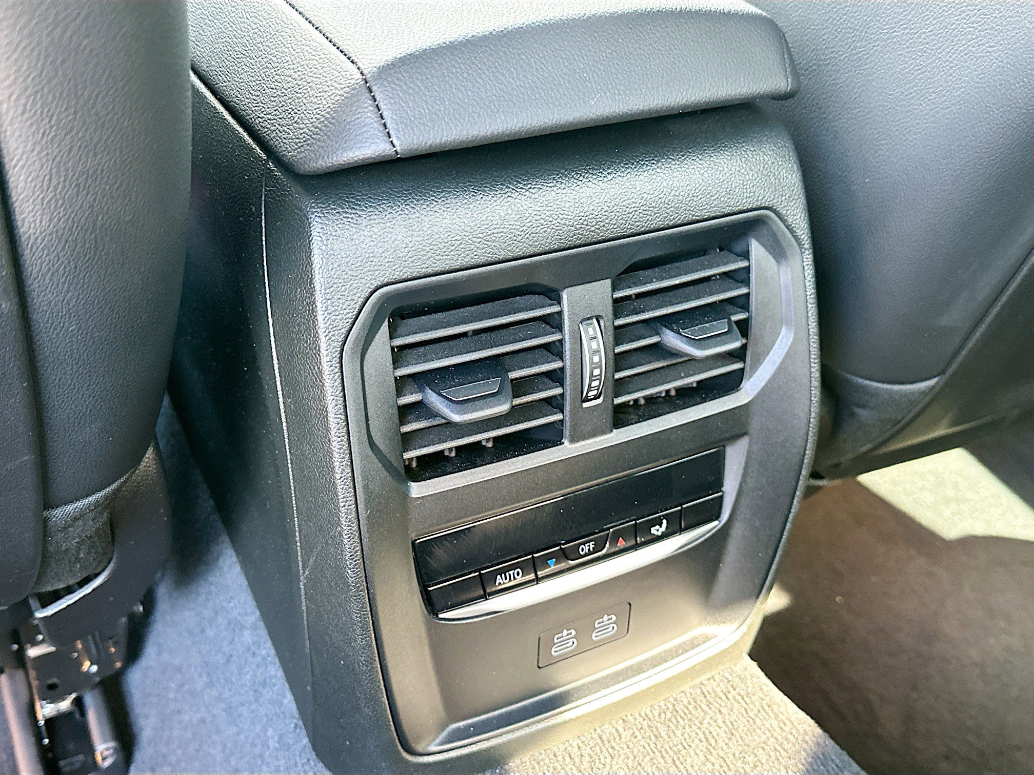 Certified 2024 BMW 330i Sedan w/ Convenience Package image 25