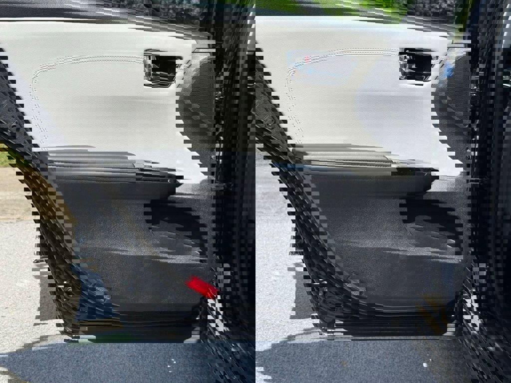 Used 2017 Toyota Avalon XLE Premium FWD image 25