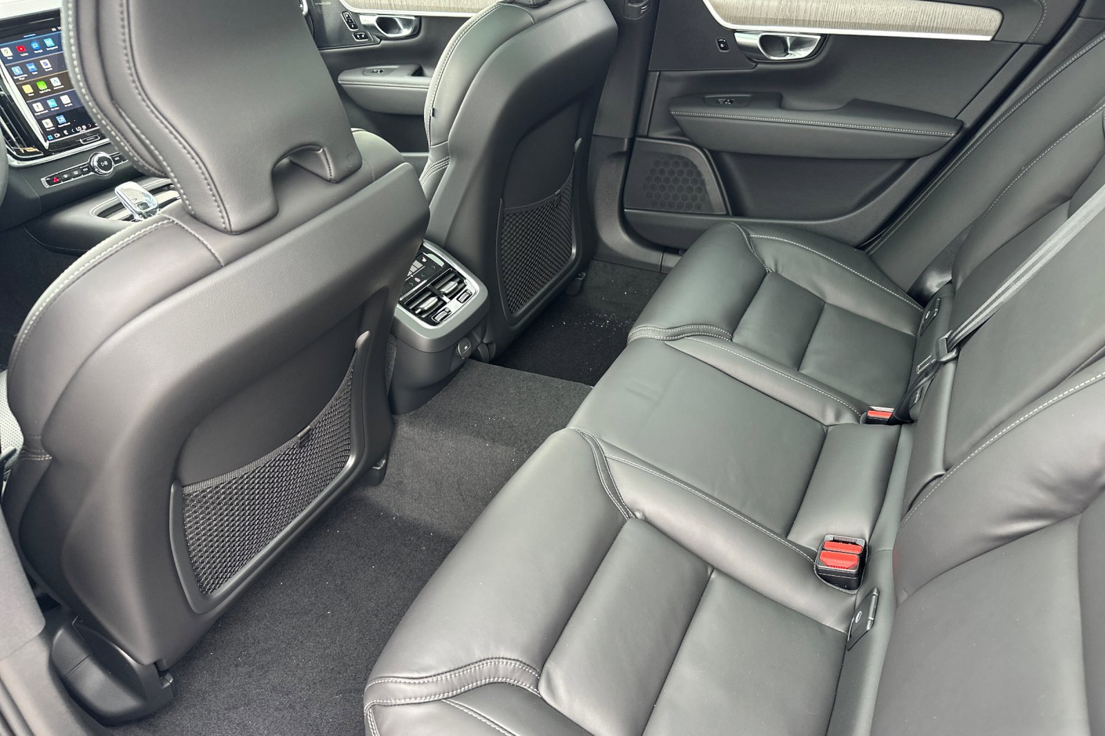 New 2025 Volvo V90 B6 Cross Country Ultra w/ Protection Package Premier image 10