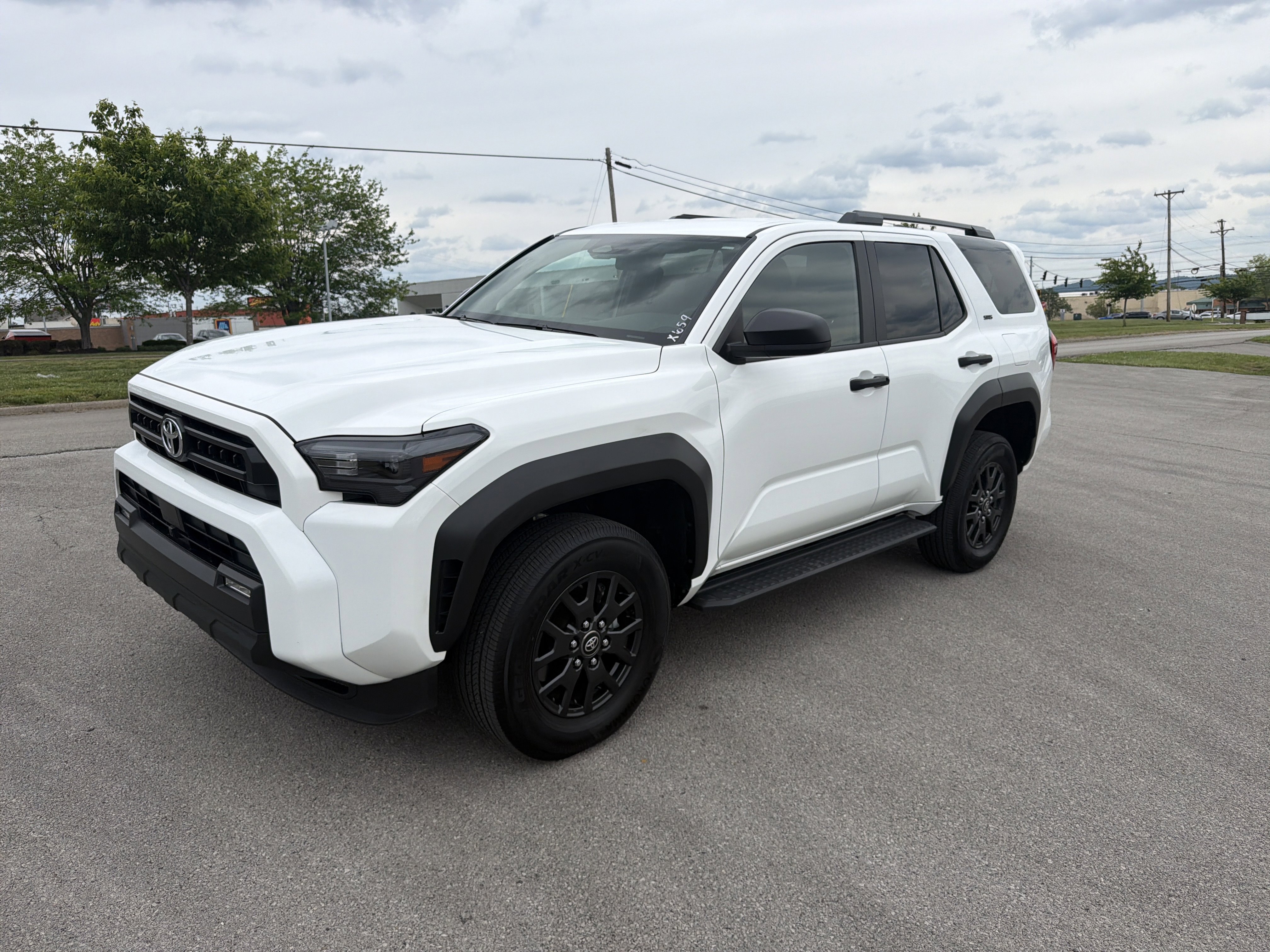 Certified 2025 Toyota 4Runner SR5 AWD/4WD image 2