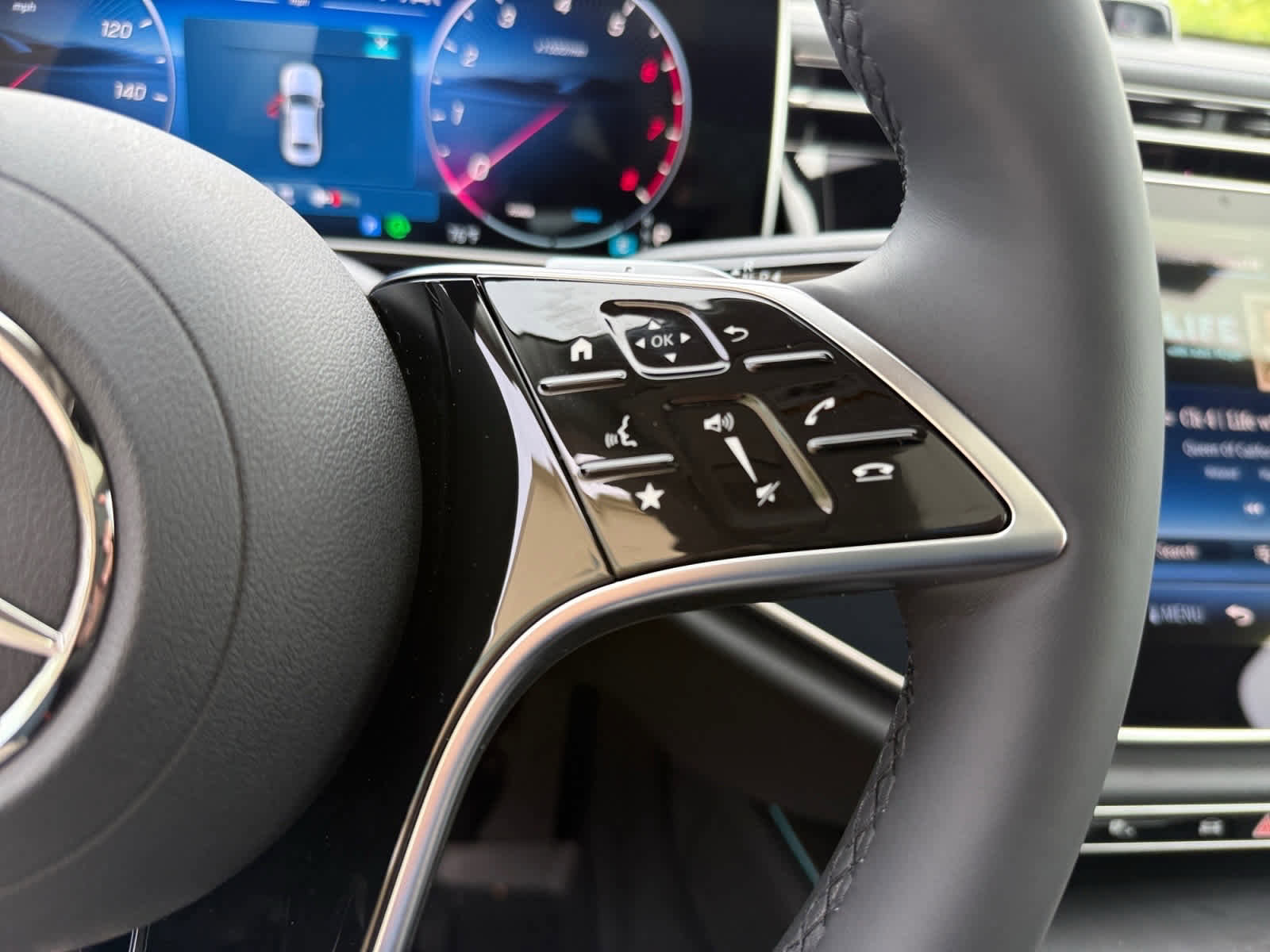 New 2026 Mercedes-Benz E 450 4MATIC Sedan image 24
