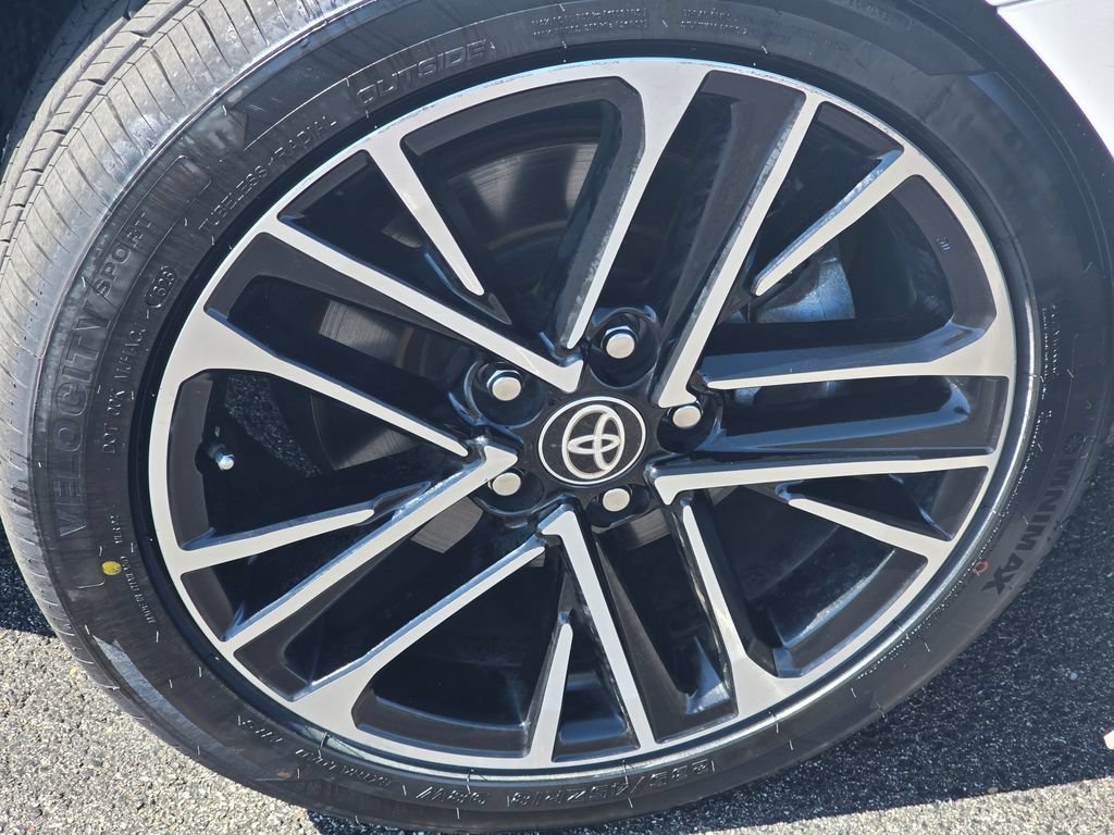 Certified 2025 Toyota Camry XLE AWD/4WD image 11