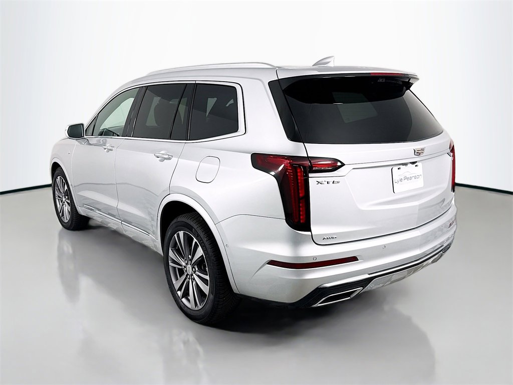 Used 2020 Cadillac XT6 Premium Luxury w/ Platinum Package image 3