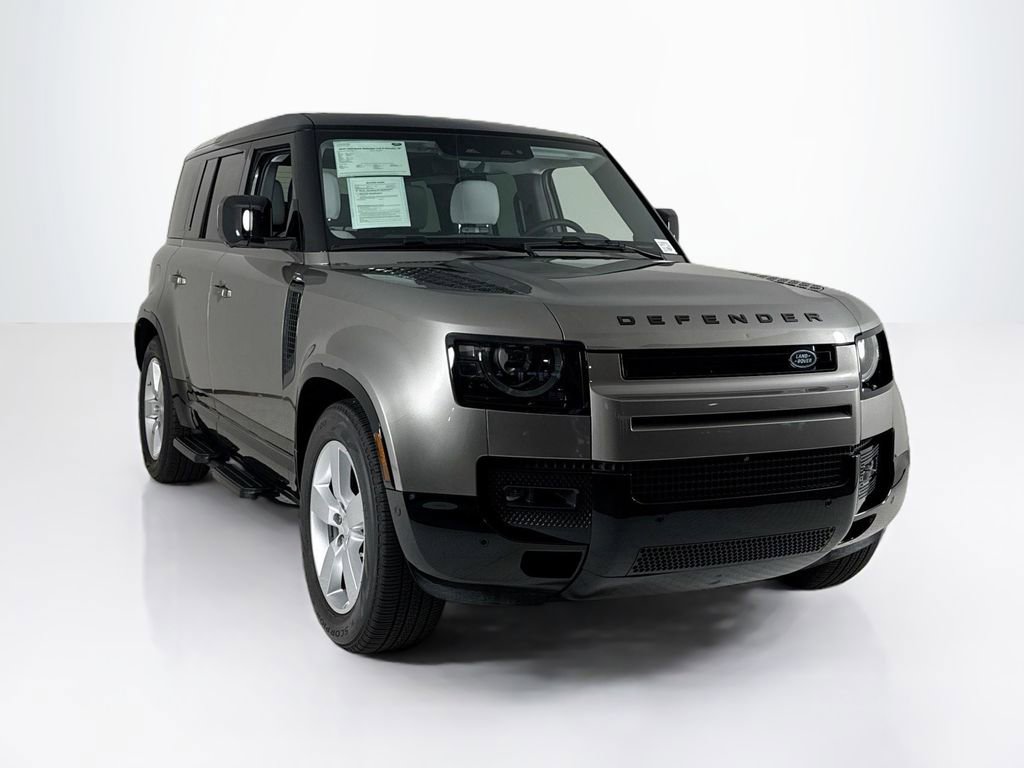 Used 2025 Land Rover Defender 110 X-Dynamic SE AWD/4WD image 7