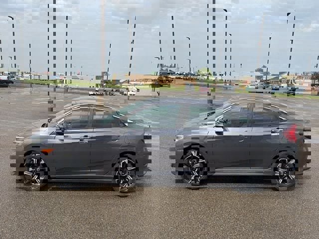 Used 2016 Honda Civic Touring image 3