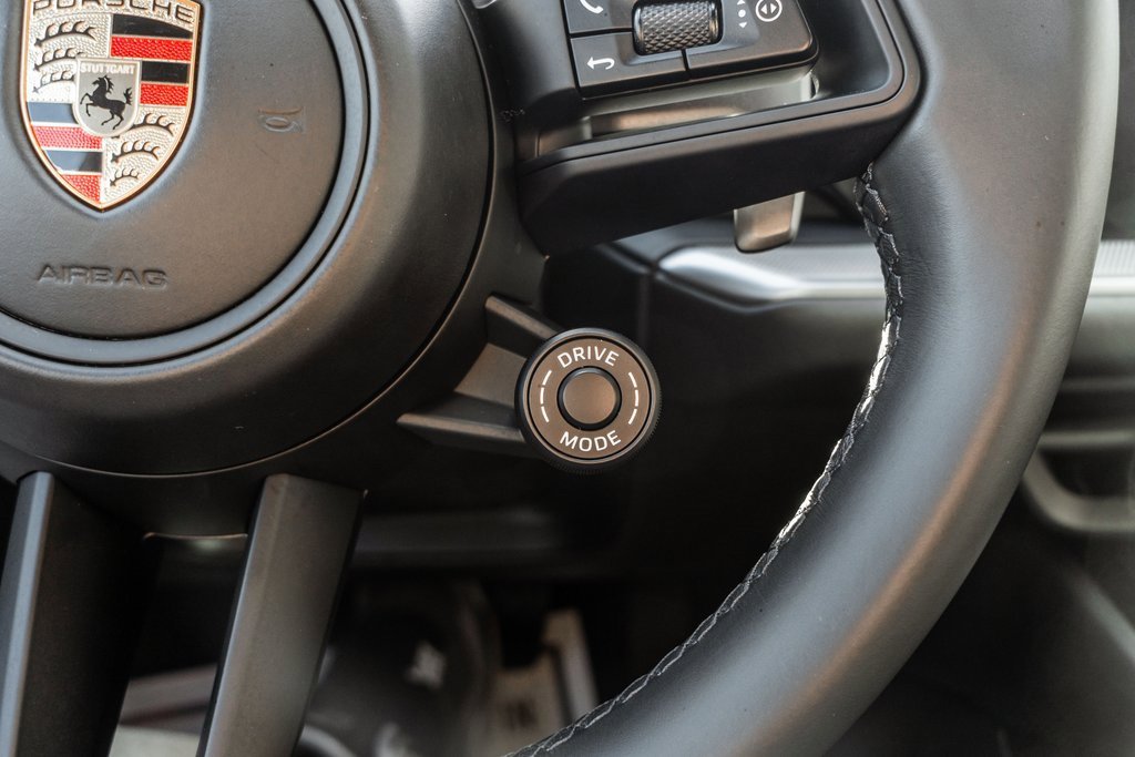 Used 2024 Porsche Cayenne Base image 25