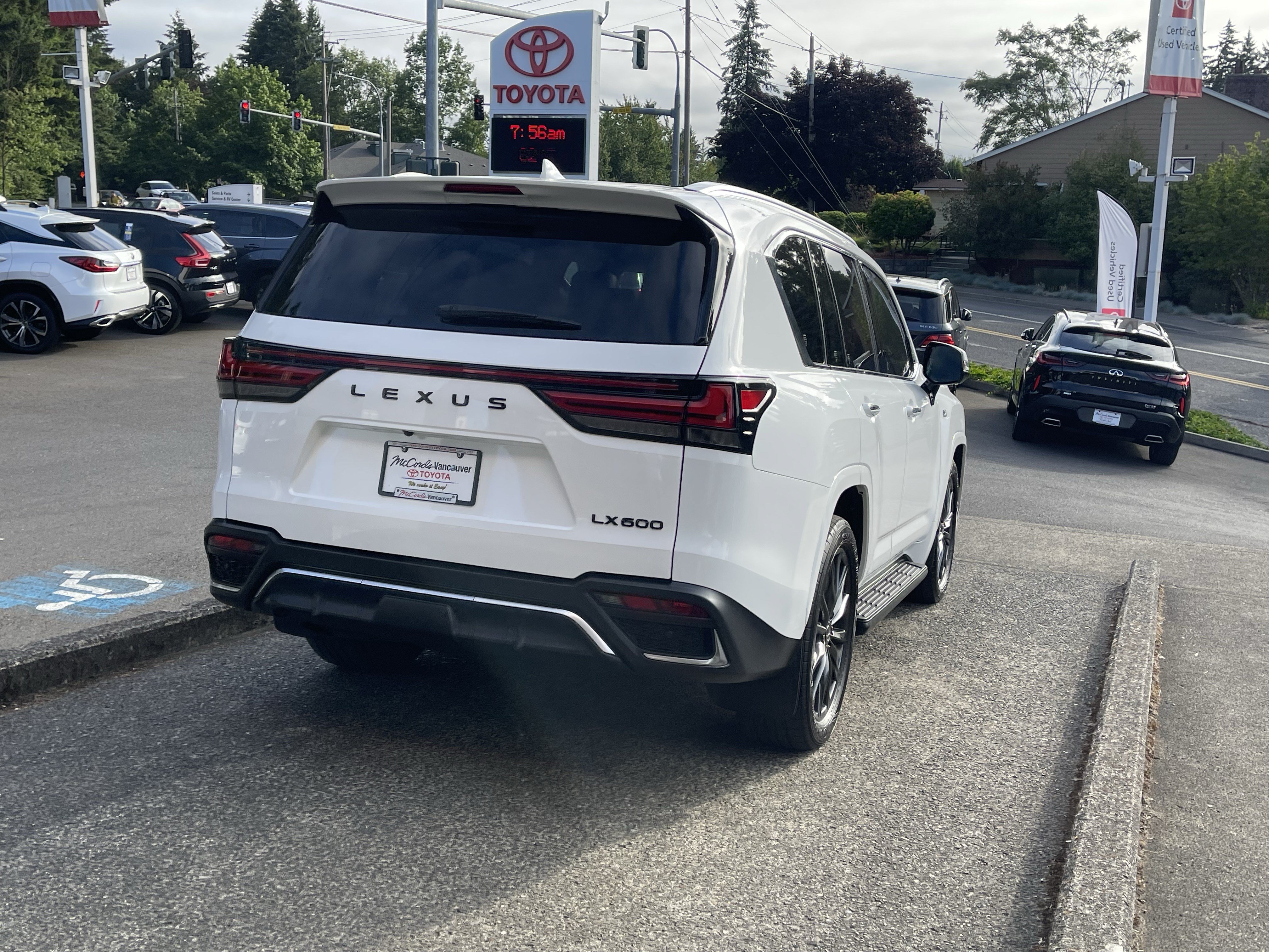 Used 2024 Lexus LX 600 F Sport AWD/4WD image 7