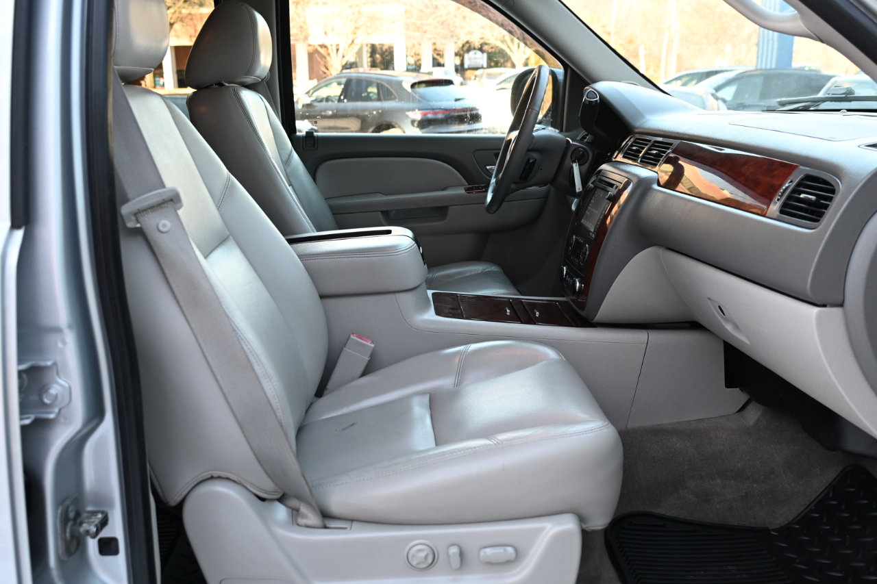 Used 2012 Chevrolet Tahoe LTZ image 35