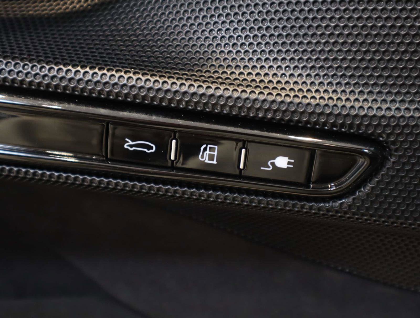 Certified 2022 Ferrari SF90 Spider Convertible AWD image 29