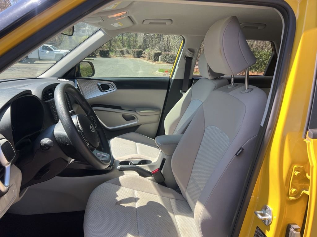Used 2020 Kia Soul LX image 16