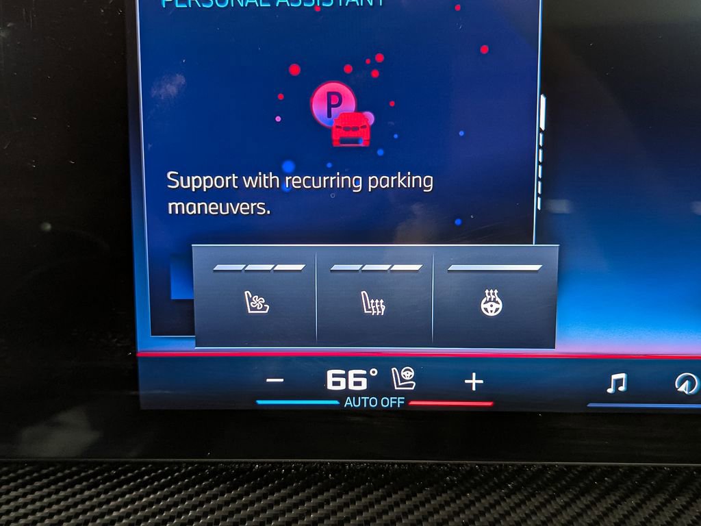 Certified 2025 BMW X7 M60i image 27