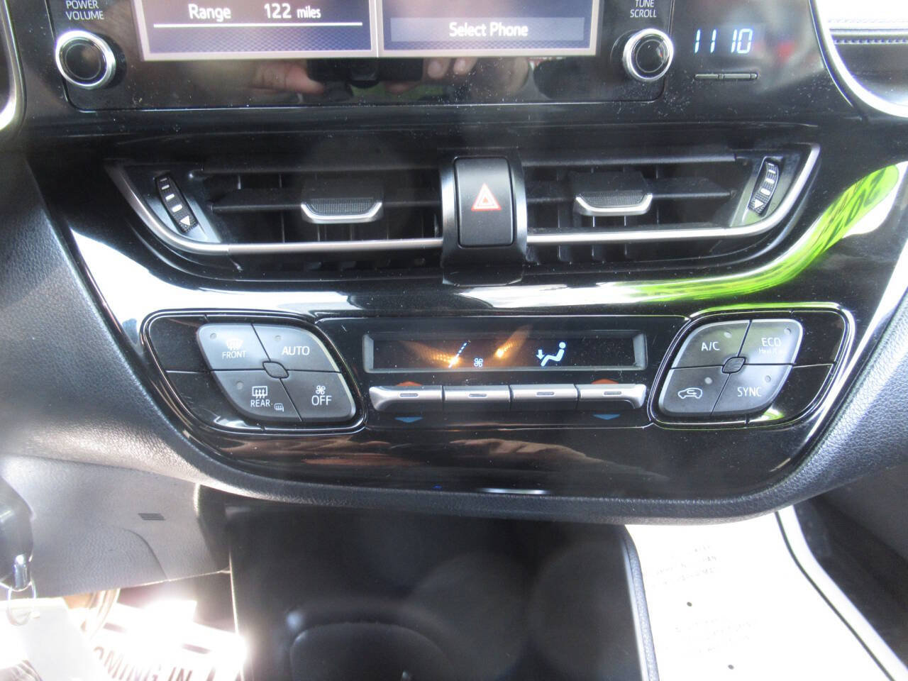 Used 2019 Toyota C-HR LE FWD image 24