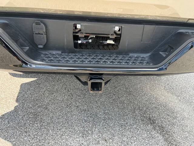 Used 2023 Chevrolet Colorado W/T w/ WT Convenience Package II RWD image 18