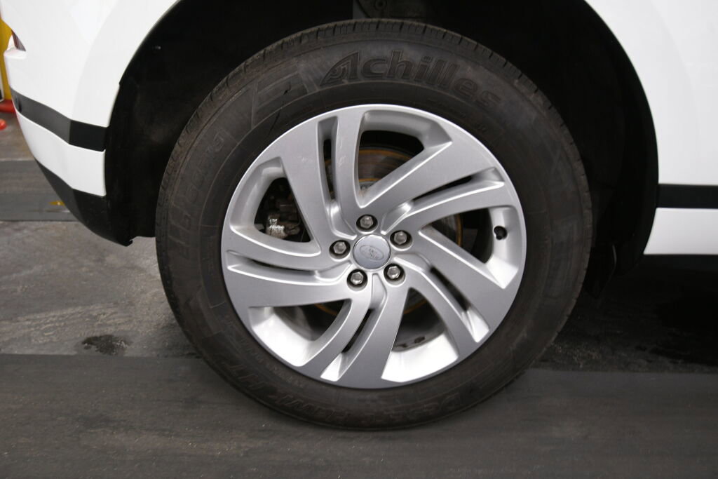 Used 2024 Land Rover Range Rover Evoque S image 32