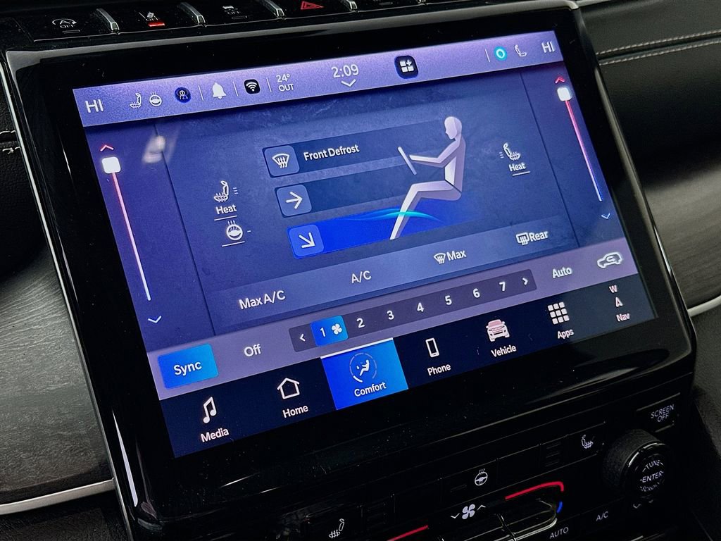 Certified 2025 Jeep Grand Cherokee Limited w/ Black Appearance Package image 23