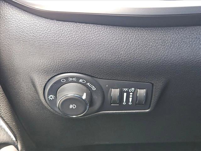 Used 2022 Jeep Compass Latitude image 30