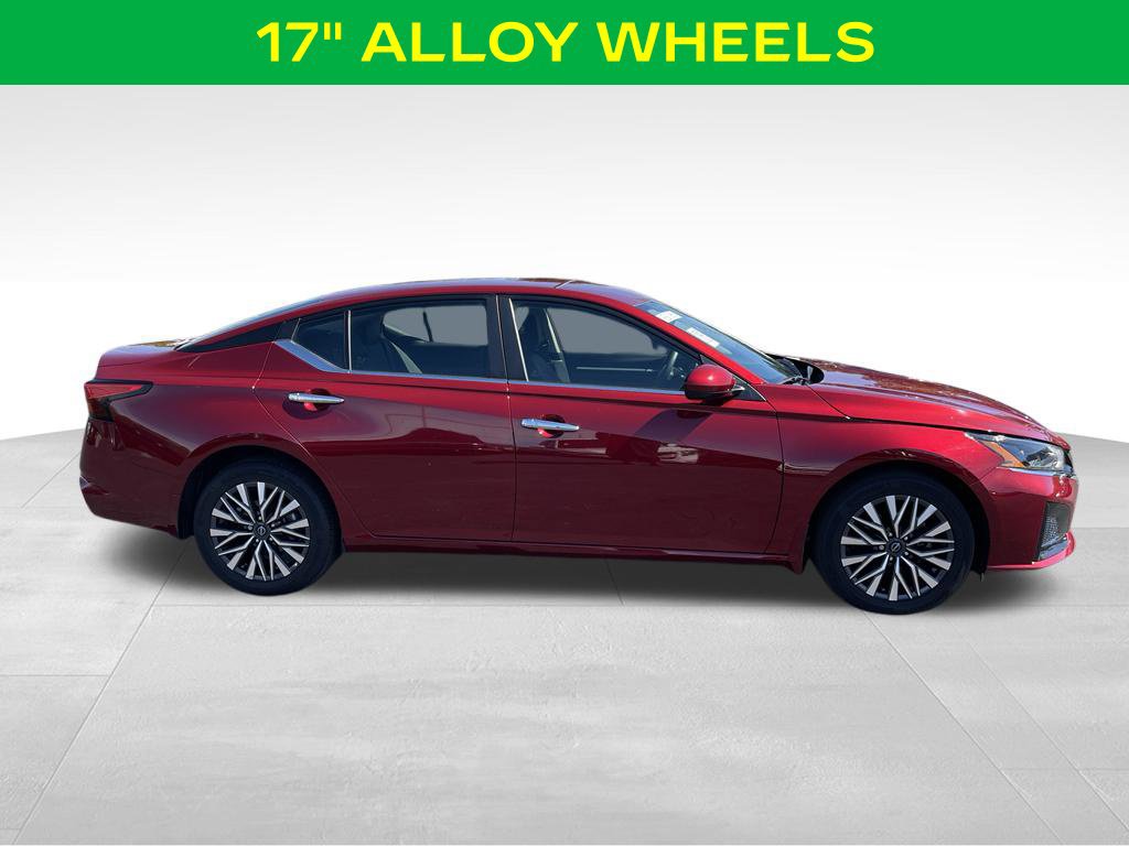 Used 2023 Nissan Altima 2.5 SV AWD/4WD image 6