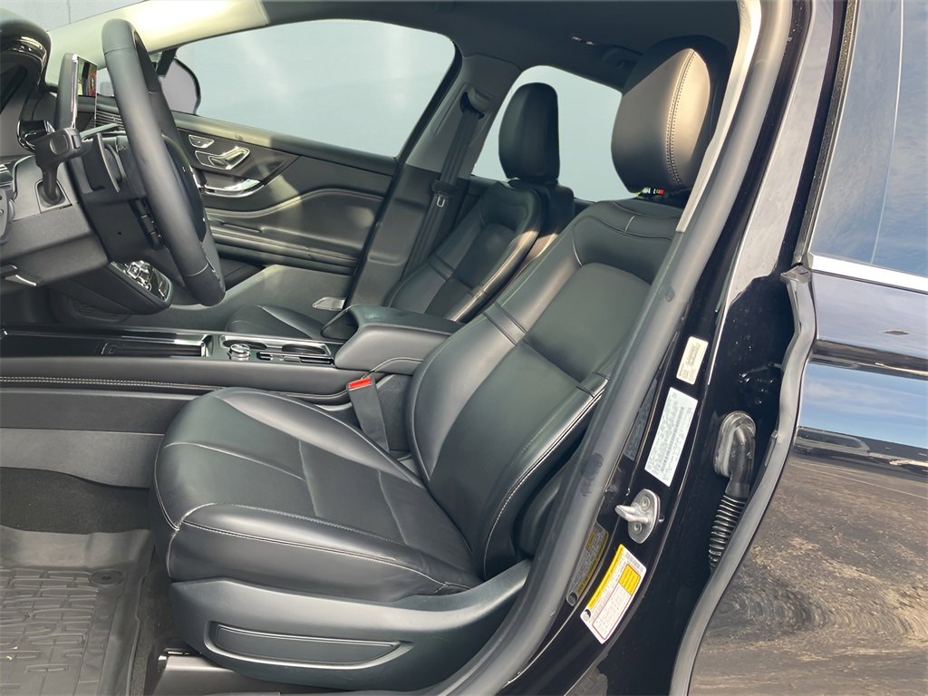 Used 2022 Lincoln Corsair AWD w/ Equipment Group 101A image 9