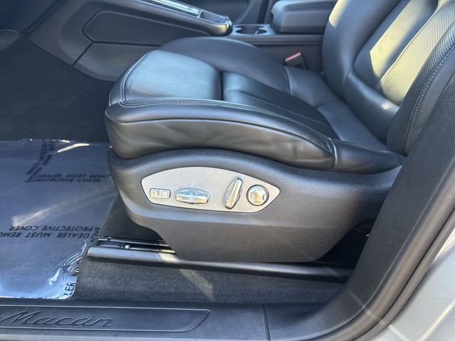 Used 2022 Porsche Macan AWD/4WD image 29