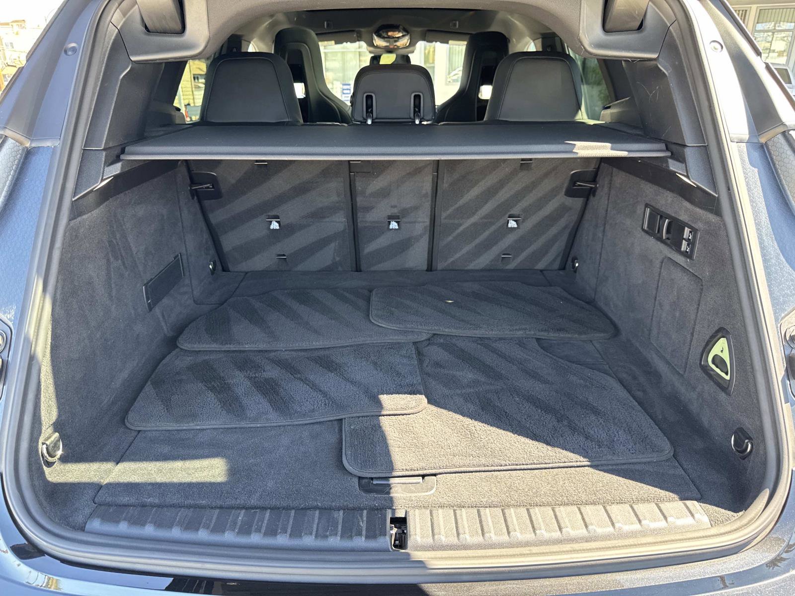 Used 2025 BMW iX xDrive50 w/ Premium Package image 5