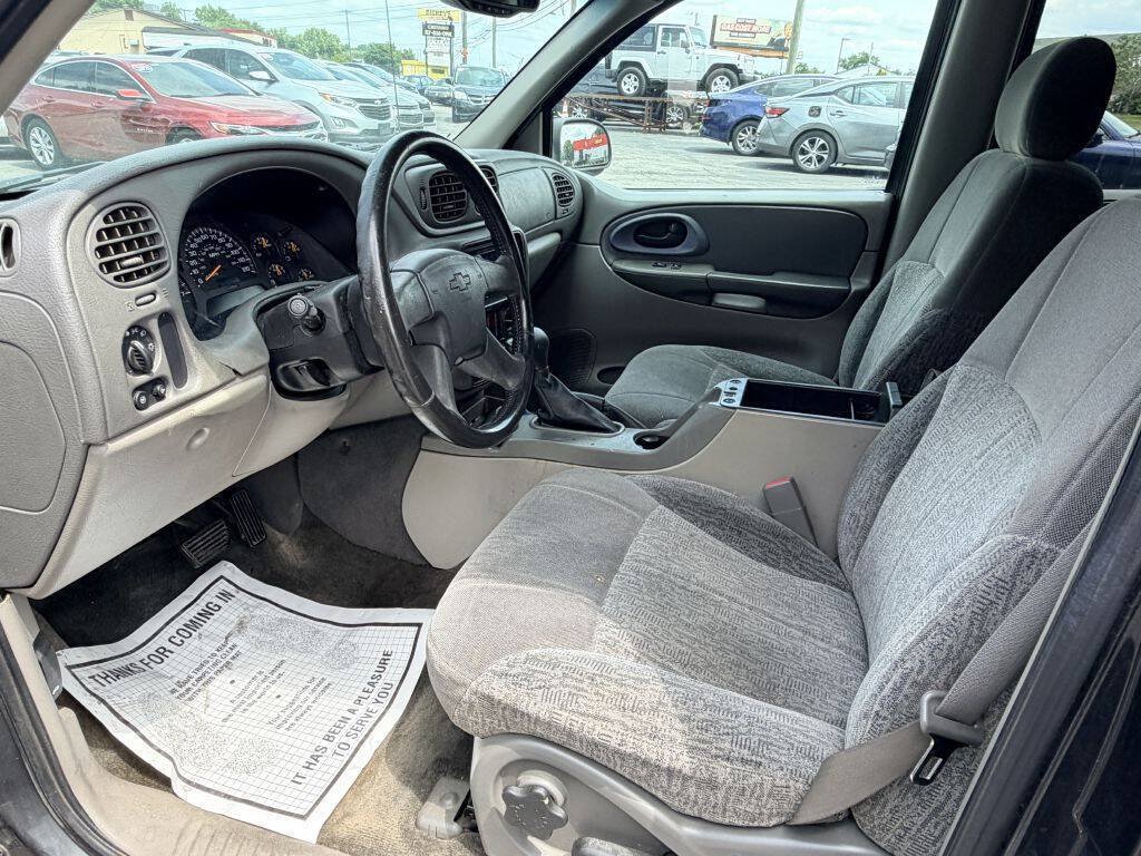 Used 2003 Chevrolet TrailBlazer LS w/ Preferred Equipment Group RWD image 9